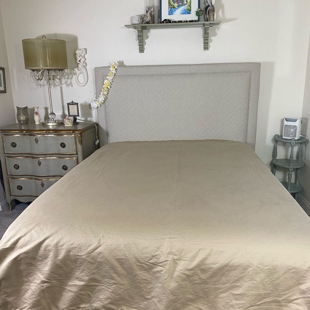 Vera Wang Cream Bedding Sheet